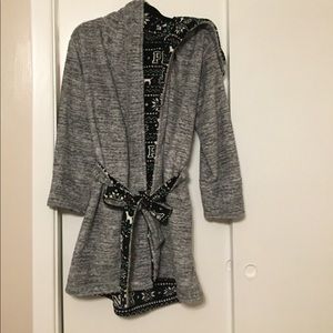 Reversible cozy robe