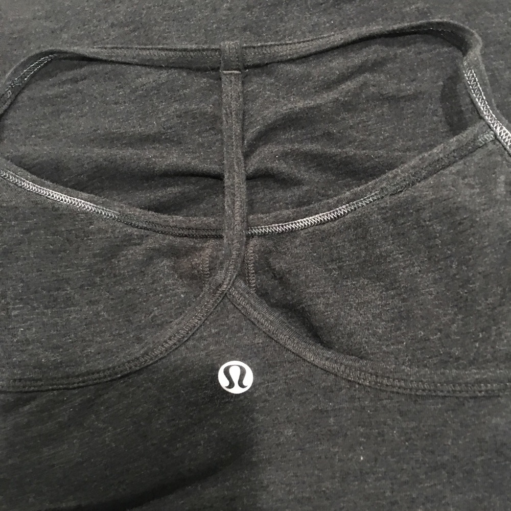 LULULEMON GRAY TANK SIZE 6