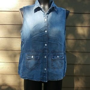 Lucky Brand jean sleeveless top medium button down
