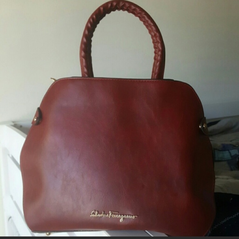 Beautiful bag similar to Salvatore Ferragamo