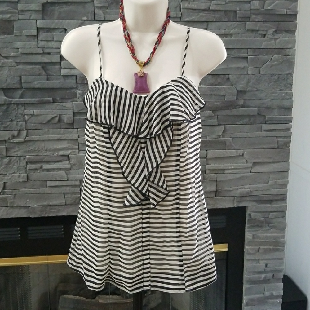 🦃 DONATED Beautiful striped cami with ruffles - Picture 1 of 6