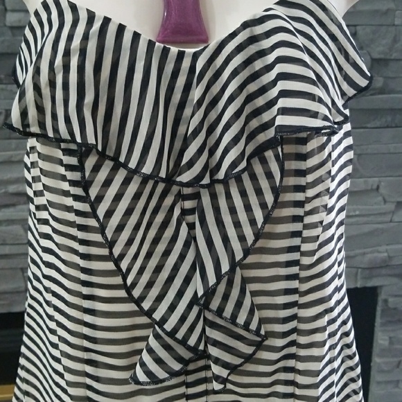 🦃 DONATED Beautiful striped cami with ruffles - Picture 2 of 6