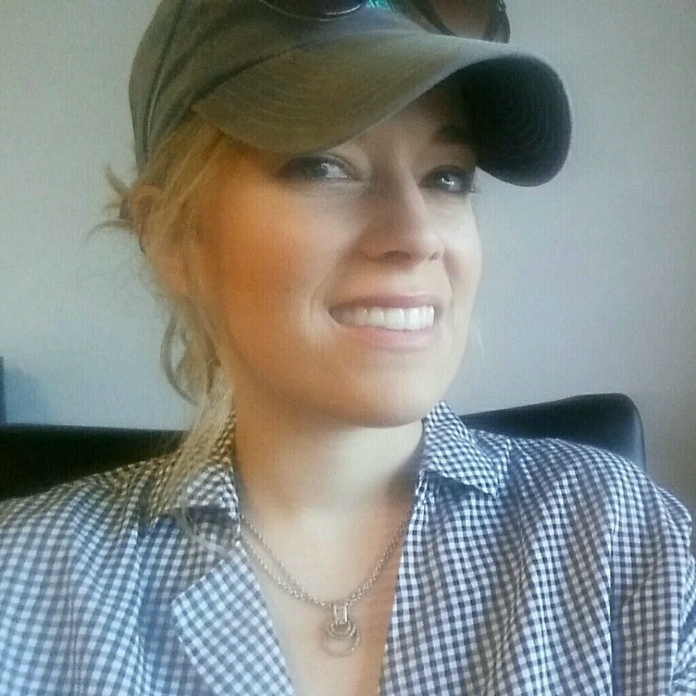 Meet your Posher, Claire