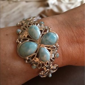 Light Turquoise Stone. Sterling Silver.