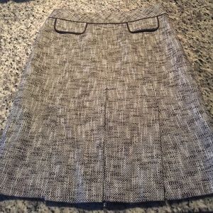 LOFT BROWN & WHITE TWEED PLEATED SKIRT SIZE 10
