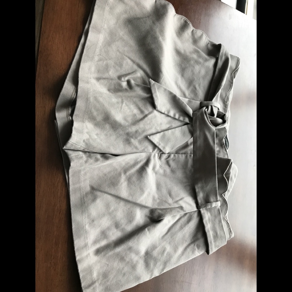 Banana Republic Shorts - scalloped