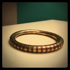 Wooden bangle with good accent