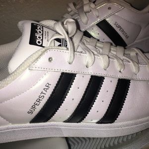 Adidas SUPERSTAR Metalic Sneaker. New. Size9.White