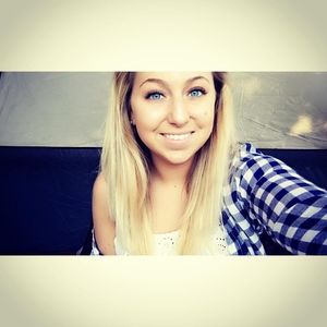 Meet your Posher, Casey