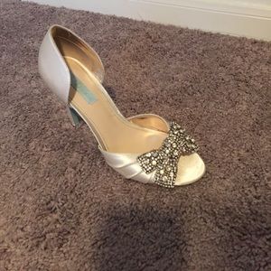 Betsy Johnson -wedding addition