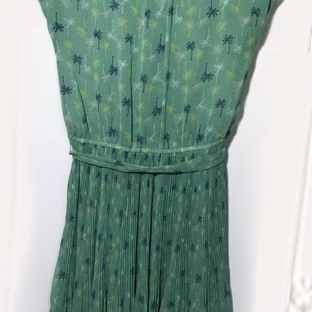 Lauren Conrad size 2 sheer Mint mini pleated dress - Picture 7 of 7