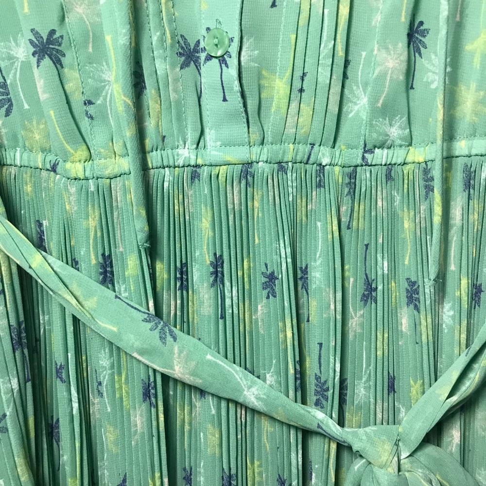 Lauren Conrad size 2 sheer Mint mini pleated dress - Picture 6 of 7