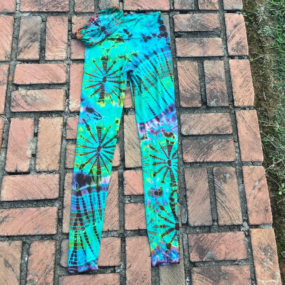 Bright tie dyed yoga leggings w matching headband