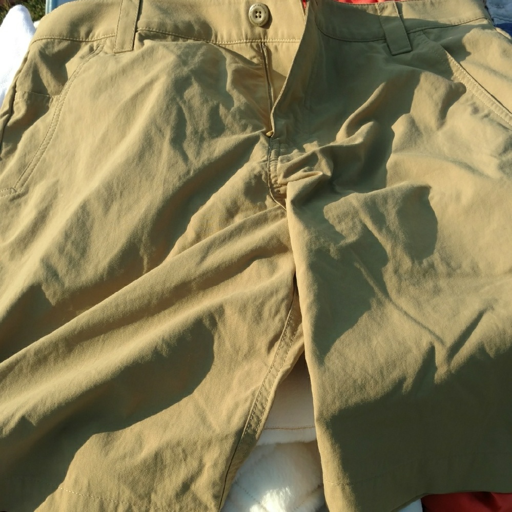 Brand new mens under armour shorts size 34