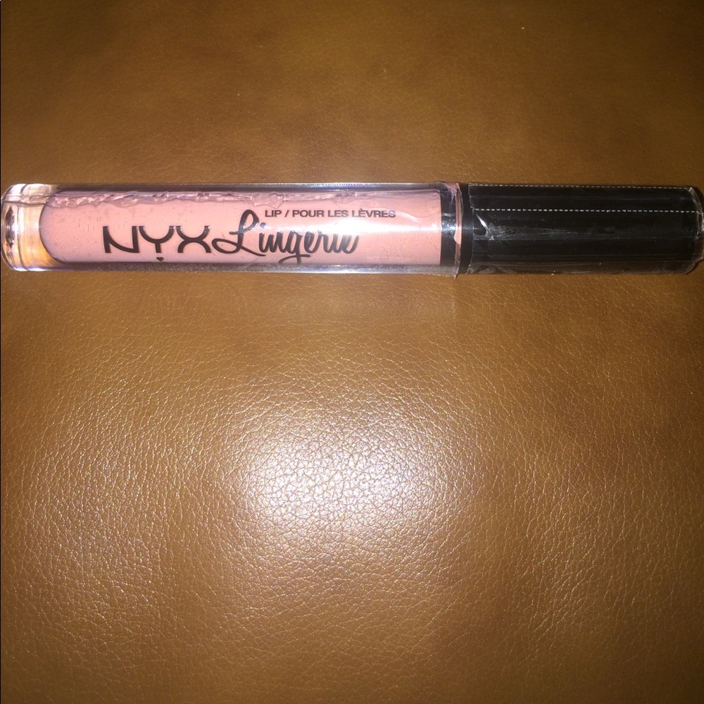 💄💄 NYX lingerie lipstick!!! #22-silk indulgent