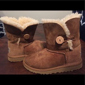 Girls Uggs Bailey Button