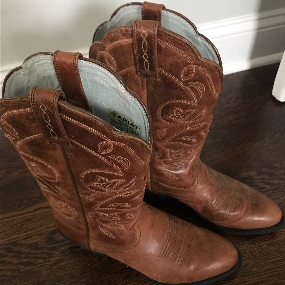 Gorgeous Ariat Cowboy Boots