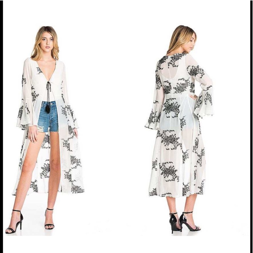🍾🥂Stunning Cover Up🍾🥂