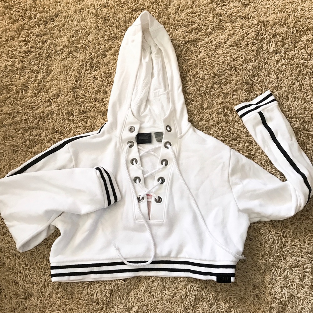 RIHANNA PUMA CROP SWEATSHIRT