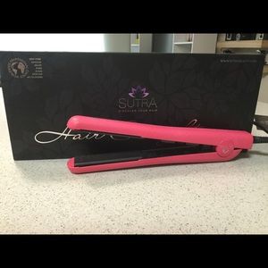 Brand new Sutra hair straightener in hot pink!