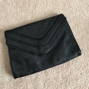 black clutch