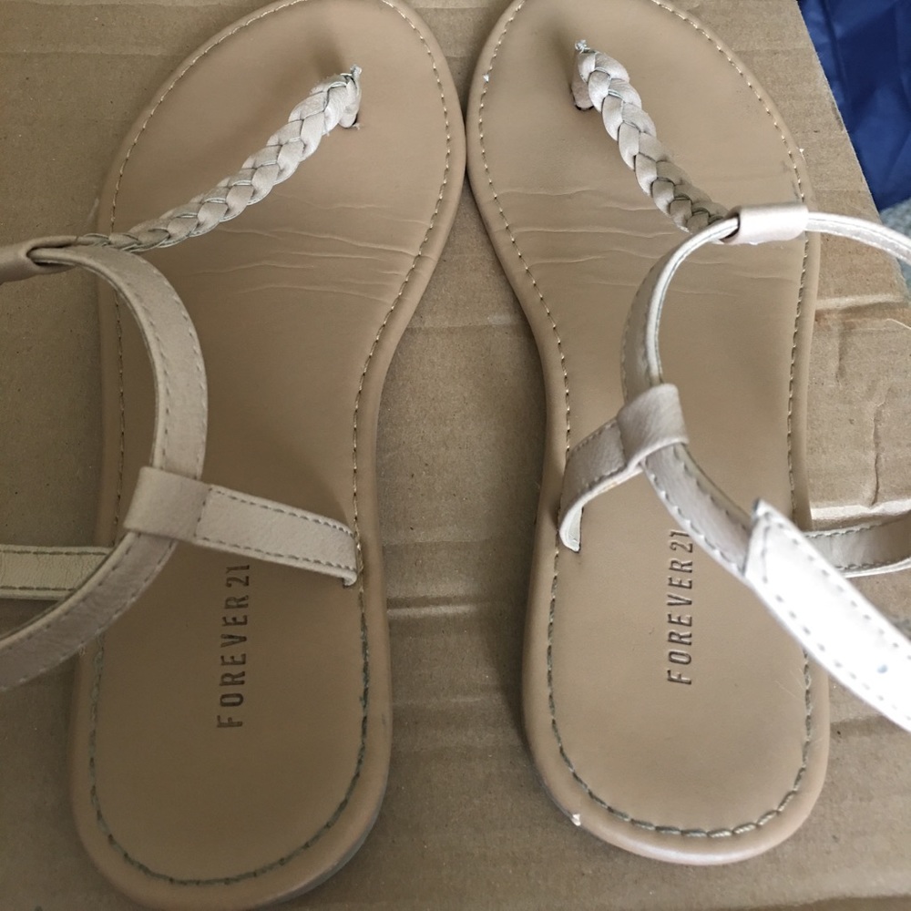 Sandles 💜
