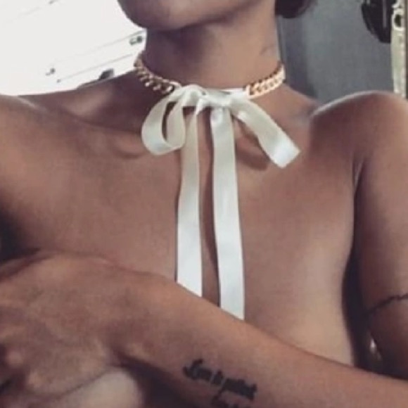 🌟HOST PICK💫Elegant Ribbon Gold Chain Choker - Picture 3 of 7