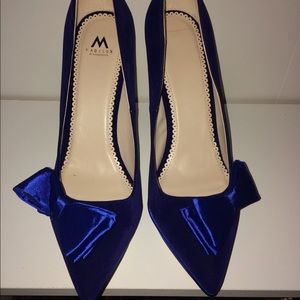 BNIB size 9.5 ShoeDazzle Blue Suede Heels with Bow