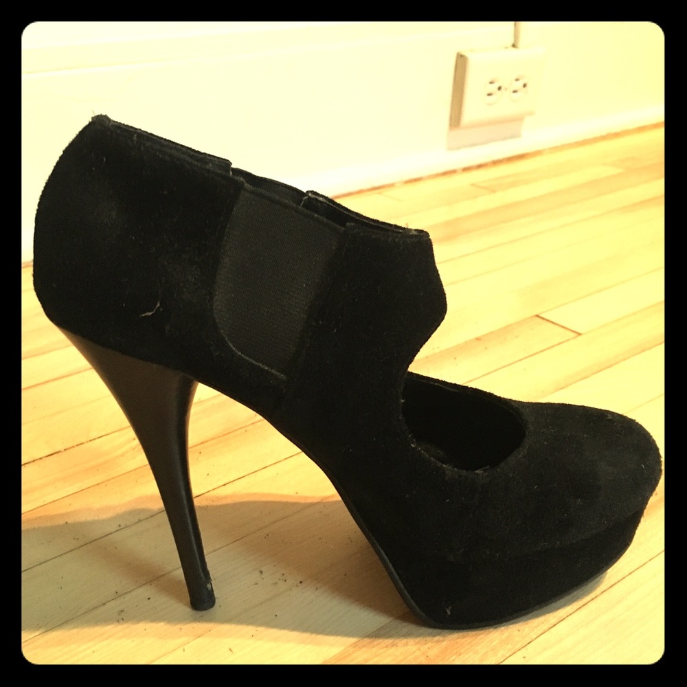 Kelsi Dagger black suede heels 👠