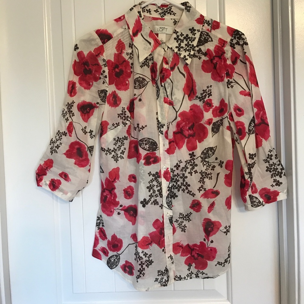 LOFT button top. 3/4 sleeves. Size 2.