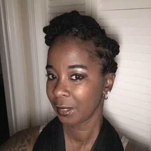 Meet your Posher, Andrea