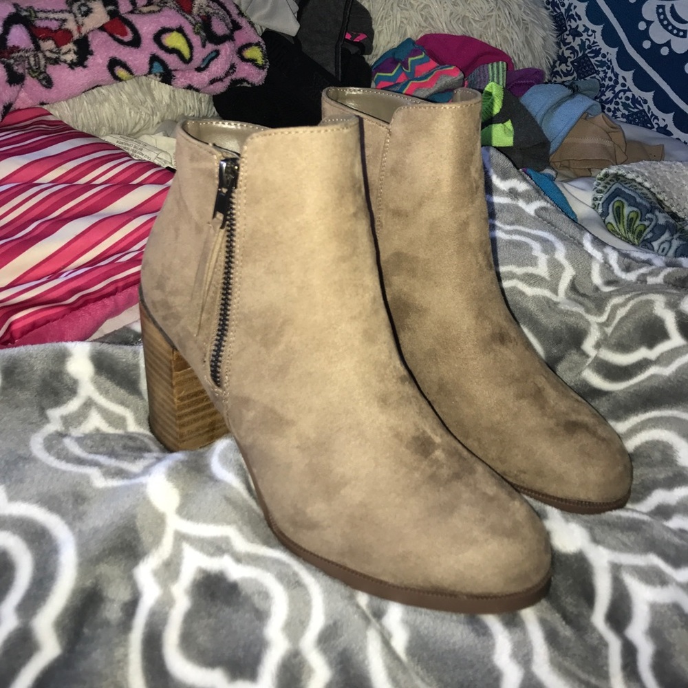 faux suede forever 21 booties