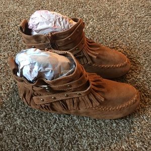 Chatties Girls Brown Fringe Booties
