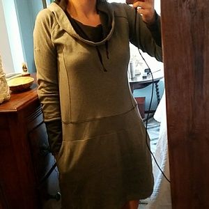 Columbia cotton hooded dress with pockets