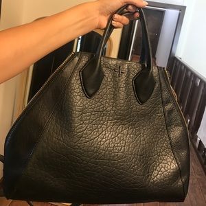Black Pour La Victoire handbag