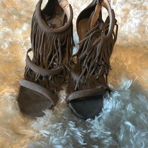 Gorgeous fringed faux suede heel