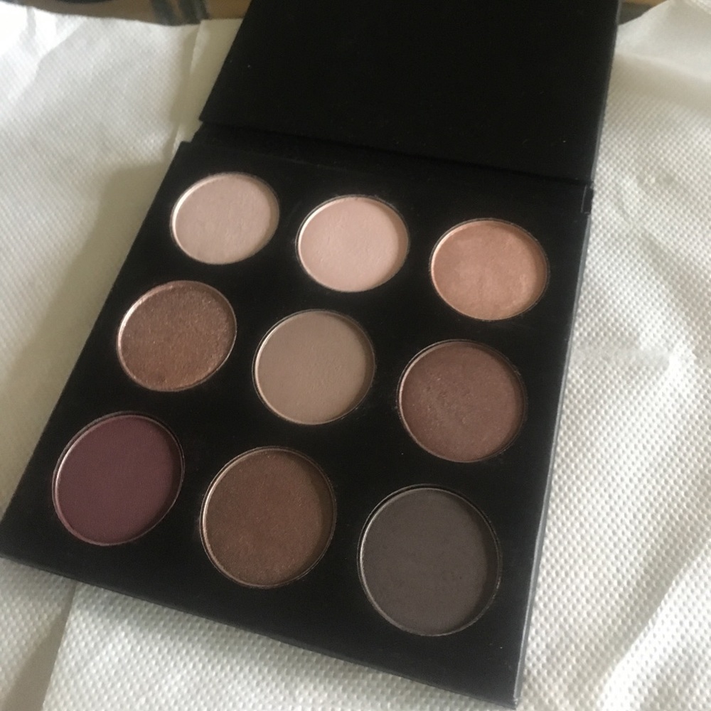 Studio makeup on the go