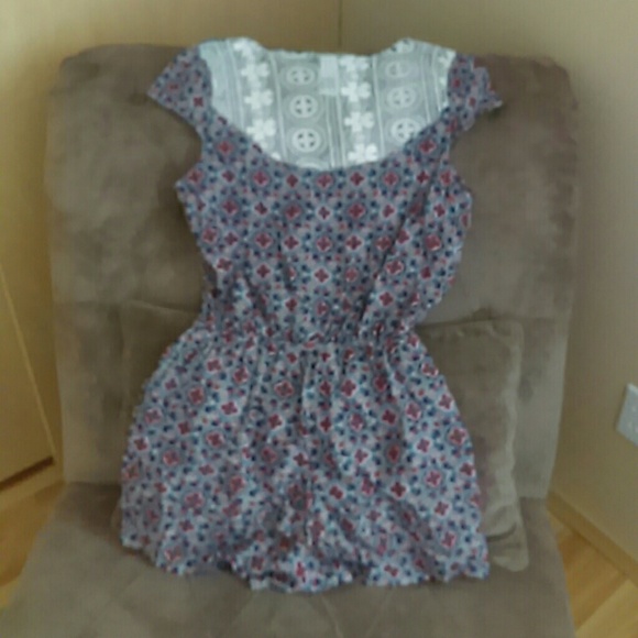 Romper, new never worn - Picture 2 of 2