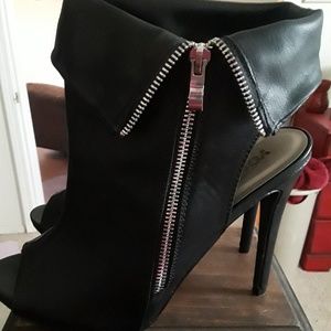 Zipper high heels