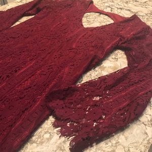 SALE ✨Francesca's Burgundy Eyelash Lace Dress