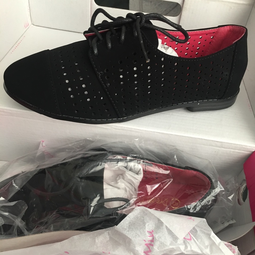 Black Oxford Flats from Dream Pairs by Toetos