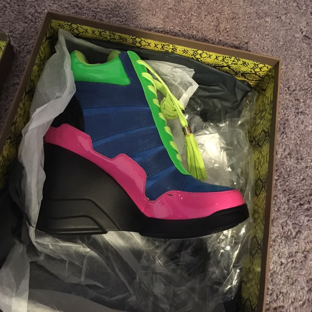 Xenon boots