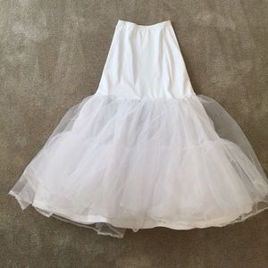 Wedding Dress Slip (underskirt)Gives poof to dress