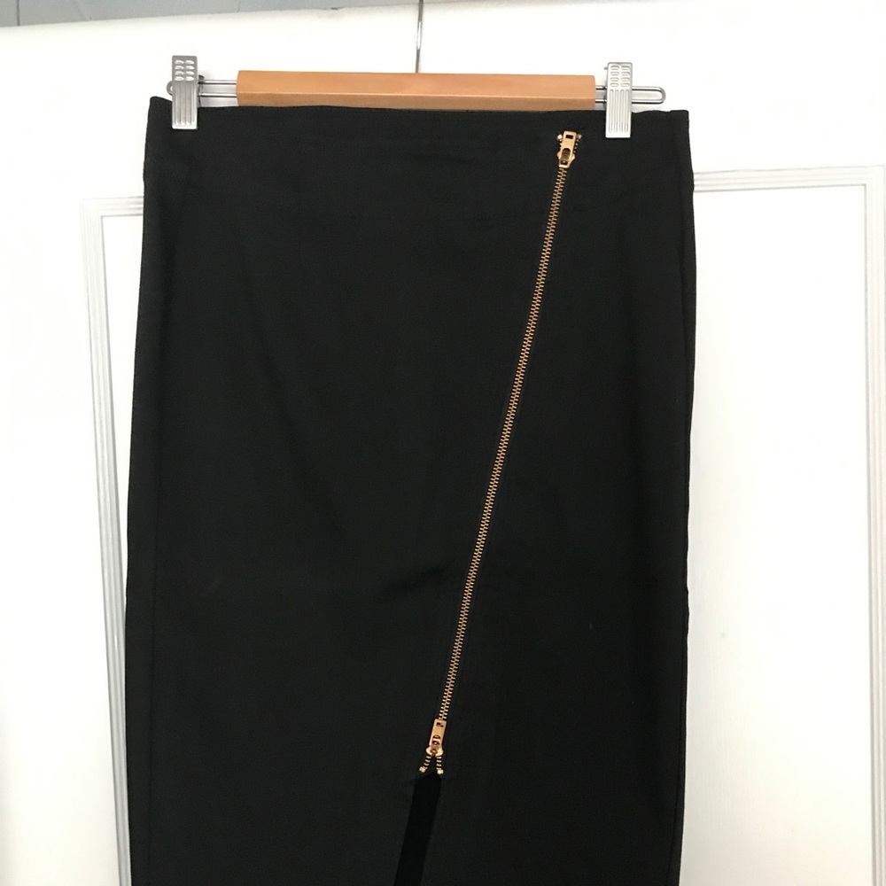 Level 99 black pencil skirt with zipper detail