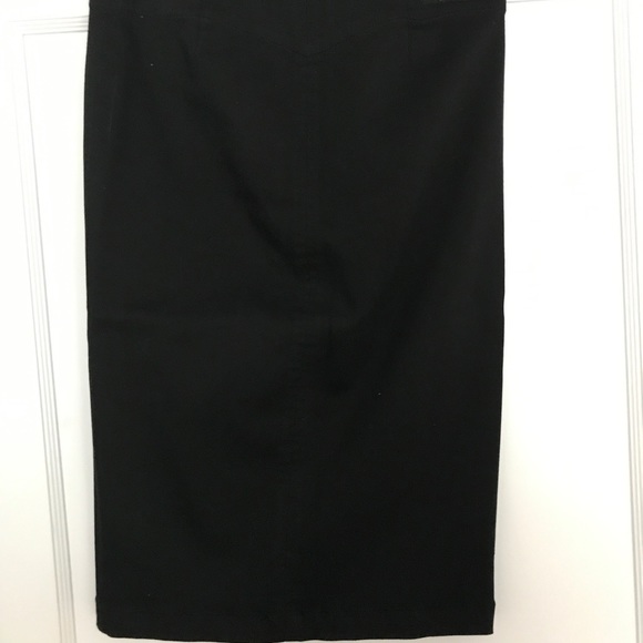 Level 99 black pencil skirt with zipper detail - Picture 3 of 3