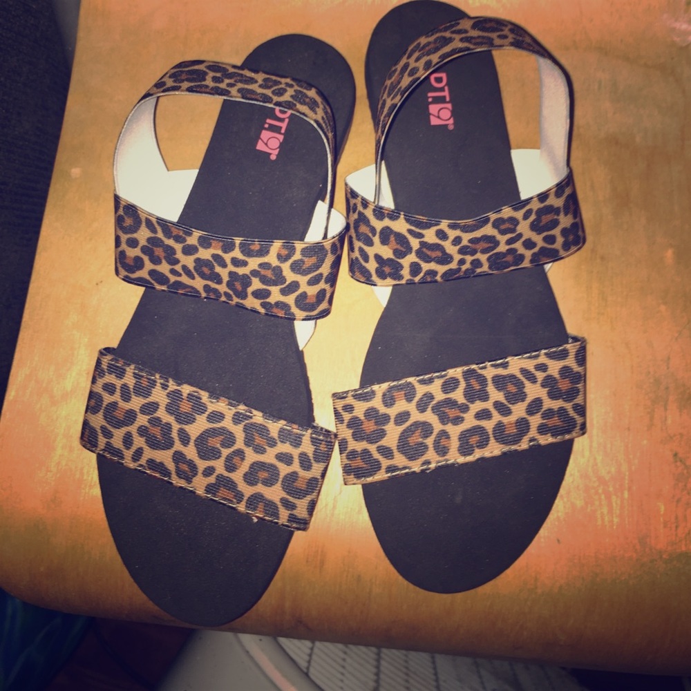 New Without Tags Apt 9 Size 8 Cheetah Print Flats