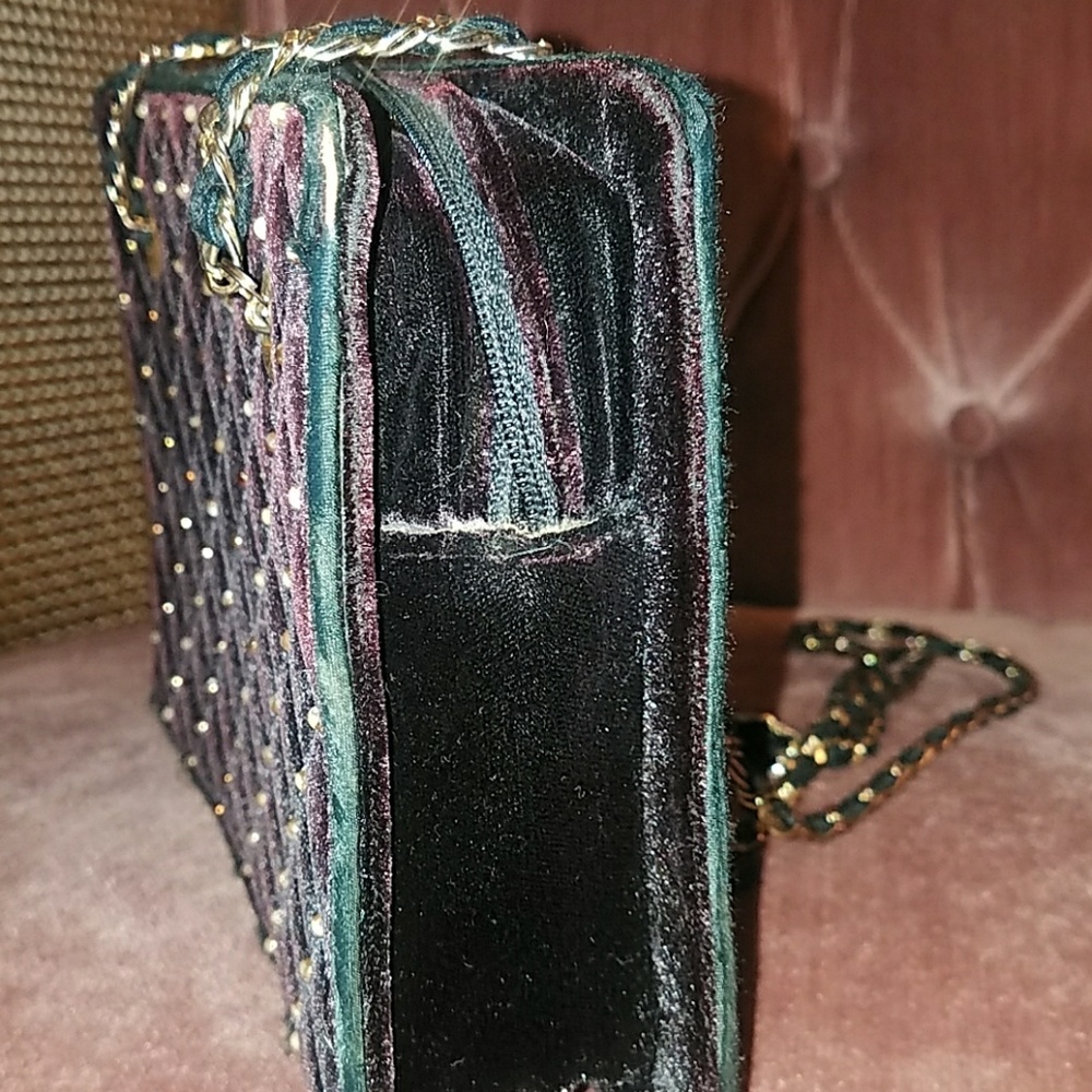 ⭐ Vintage Velvet Purse - Picture 2 of 8