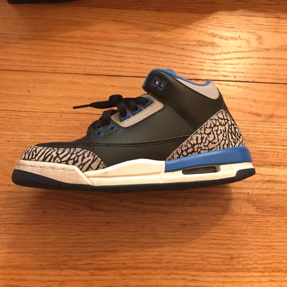 Jordan 3 retro sport blue sneakers
