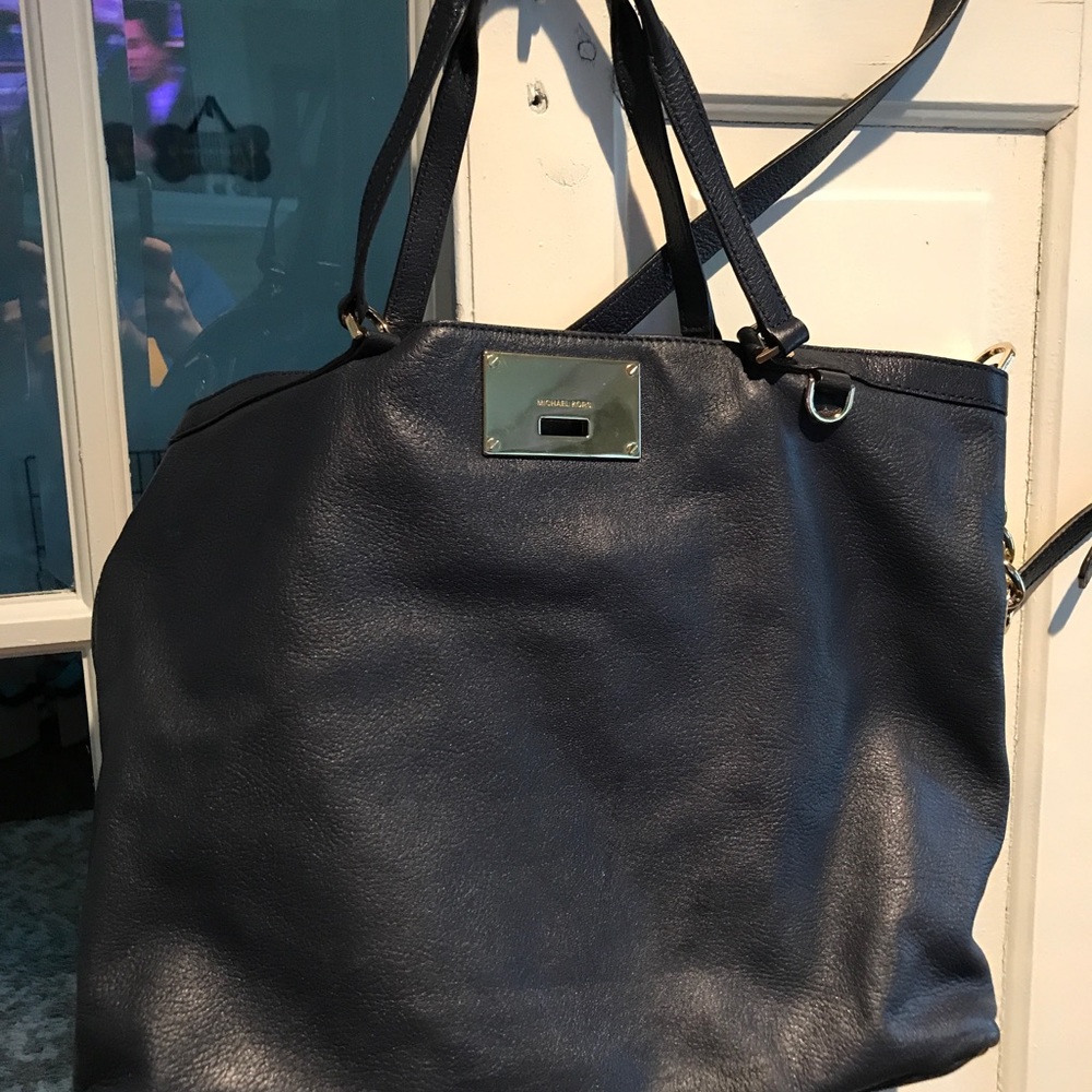 Great Michael Kors shoulder bag!!!!