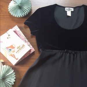 Vintage Dresses - Vintage Velvet Bow Front Babydoll Dress π€ Vintage Dresses - Vintage Velvet Bow Front Babydoll Dress π€